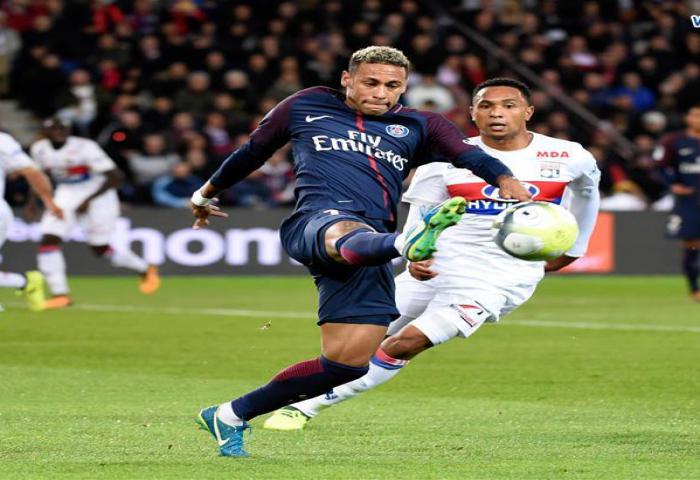PSG Kalahkan Lyon 2-0